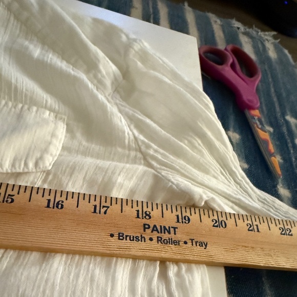 Alice & Olivia White Button-Up Shirt Cotton Cropped Light Weight - XS - Picture 8 of 8